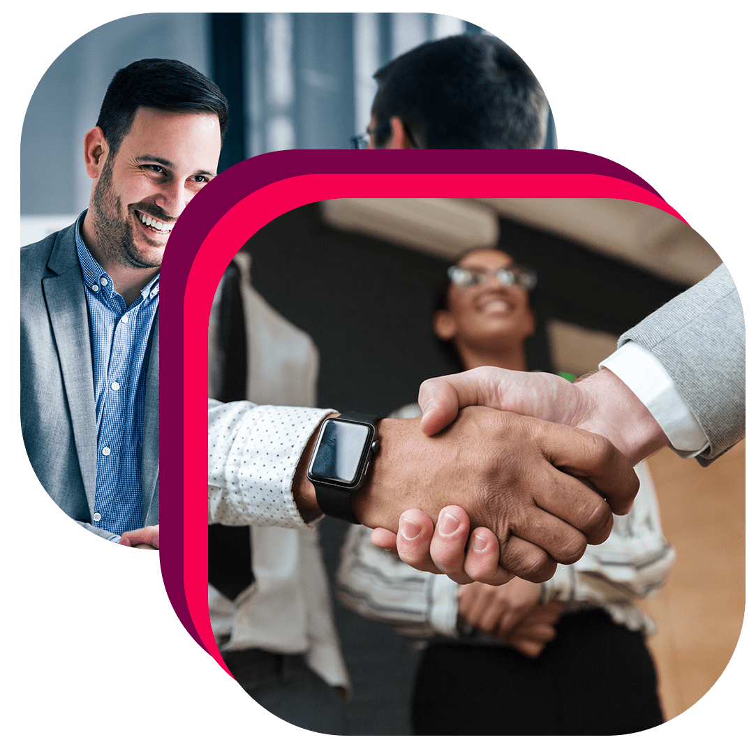 Pessoas apertanto as mãos